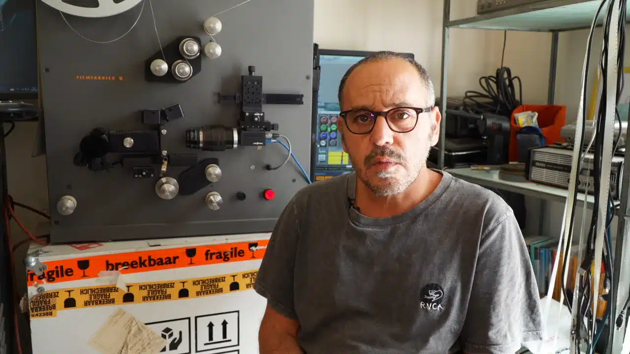 You are currently viewing איך בוחרים שירות המרת קלטות וסרטים? 7 שאלות לשאול לפני שמוסרים את הזיכרונות